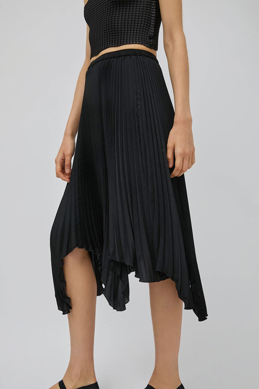 Marios Hop Pleated Skirt in Black
